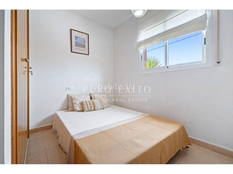 Foto ef8fead4-127b-4be3-aab8-59dc983bf9af. Casa amb aparcament piscina a Centre Miami Platja