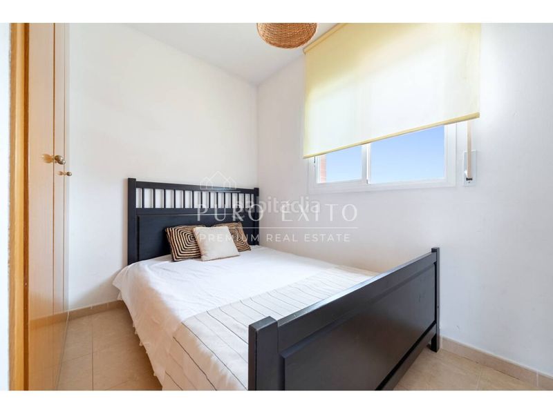 Foto fa004302-f689-4d5c-b488-5033812b0c8a. Casa amb aparcament piscina a Centre Miami Platja