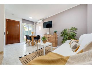 Casa  Calle ebre. Una casa en cambrils para disfrutar del mediterráneo y con el va