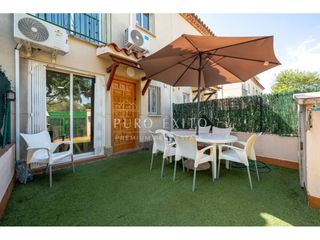 Casa  Calle ebre. Una casa en cambrils para disfrutar del mediterráneo y con el va