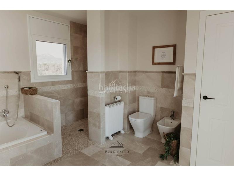 Foto 30d3bbb1-e1db-477a-9c1c-812d7362849e. Casa espectacular villa independiente en miami playa en Miami Platja