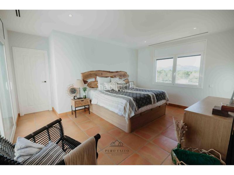 Foto bbc66315-8994-4fd6-abd7-025c73ede1ef. Casa espectacular villa independiente en miami playa en Miami Platja
