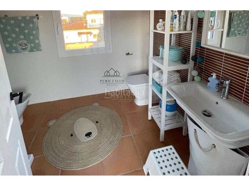 Foto e349ccb5-3293-4b38-bd32-eba27337804c. Casa espectacular villa independiente en miami playa en Miami Platja