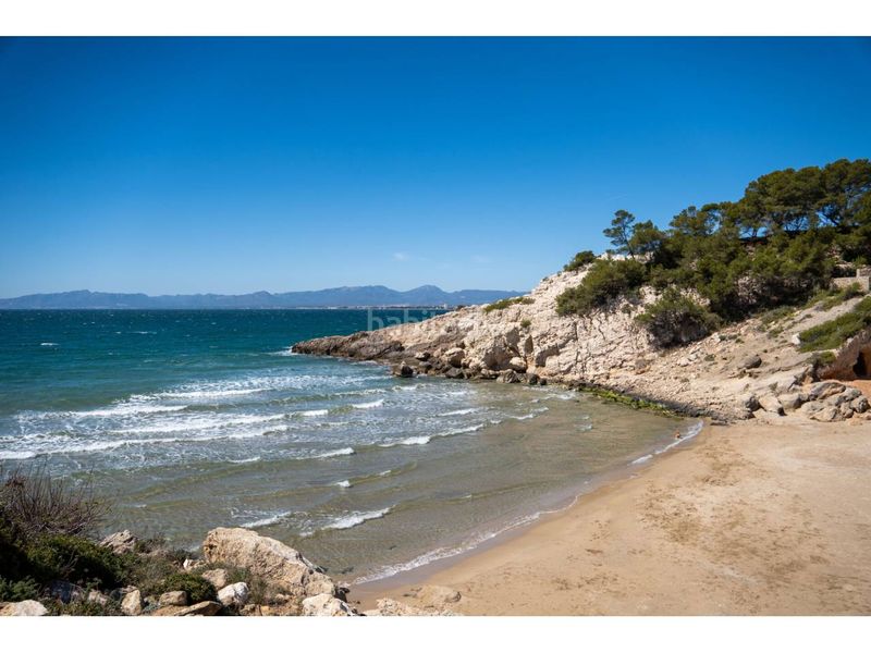 Foto 1db129e8-1088-4b80-a977-53eb60cba874. Pis a calle cala de la font mirador 20 a Mar i Camp - Platja dels Capellans Salou