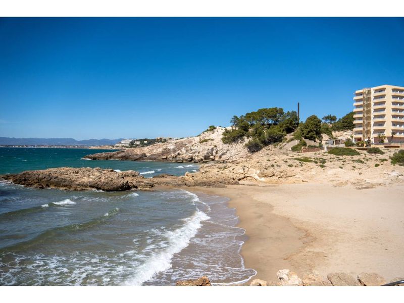 Foto 79c45fd4-73e1-4536-a968-47a9a1c19f63. Pis a calle cala de la font mirador 20 a Mar i Camp - Platja dels Capellans Salou