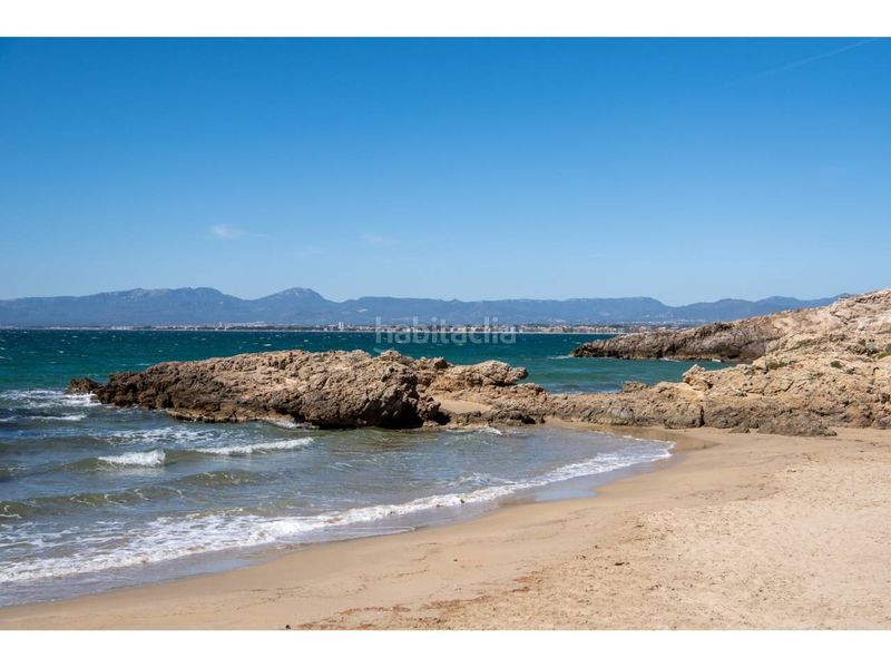 Foto c2cc2f96-878e-4c75-8826-760b8ed566b2. Pis a calle cala de la font mirador 20 a Mar i Camp - Platja dels Capellans Salou
