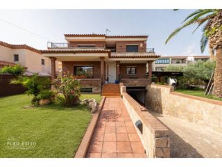 House  Calle modernisme. Una casa para vivir el verano todo el año