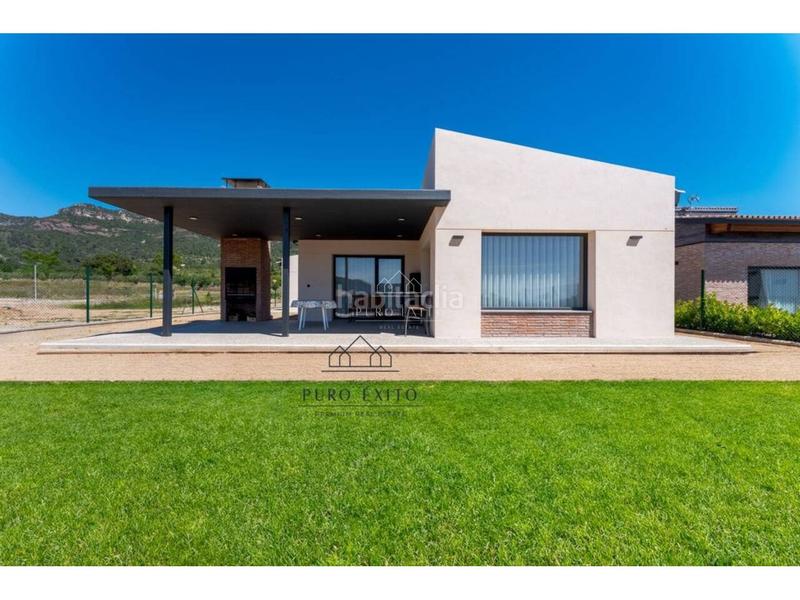 Foto 877d2de4-91d8-4c81-8c0e-181e0c8290b4. Chalet  de diseño con jardín y eficiencia total en Alforja