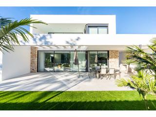 House in Vinyols i els Arcs. Alta eficiencia, diseño y confort en una casa unifamiliar en cam