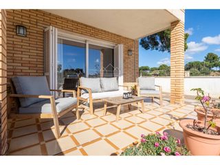 Maison  Calle nards. Casa unifamiliar con jardín y garaje en cambrils  a 5 minutos de