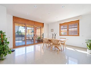 Haus  Avenida  de montserrat  43480 vila-seca (tarragona). Vilaseca  espacio, luz y vida en una casa pensada para todo