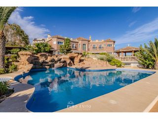 Chalet  Calle antón chéjov 22 -228, el palo, este, málaga. Villa magna  una residencia única para vivir málaga con privacid