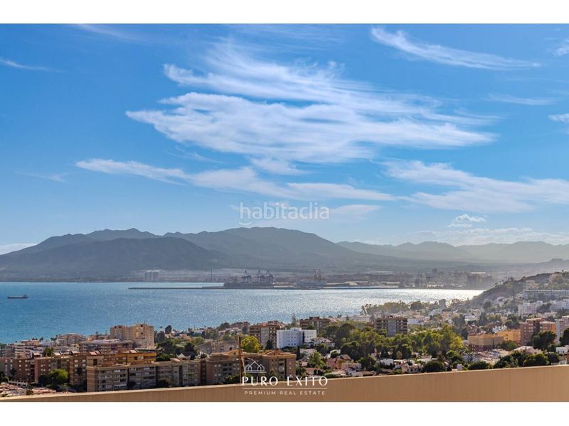 Foto 12908abb-943f-473a-924a-34a5f3fe9f0a. Xalet amb calefacció aparcament piscina a Jarazmin Málaga