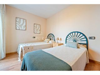 Flat in Calle pz constitucio 6. Cambrils centro  un piso fuera de lo común más espacio, más luz,
