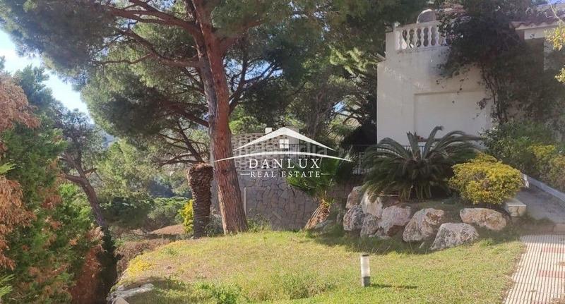 Foto 04a53fc1-0273-4fe1-8889-ceb29463dbea. Xalet amb aparcament a Canyelles Lloret de Mar