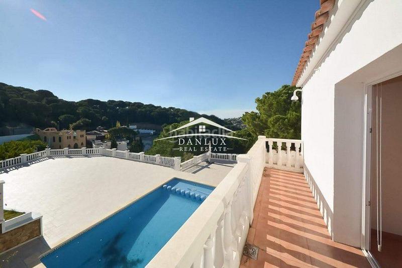 Foto b2176910-e8c6-4c68-9c5b-8fa846d1d446. Xalet amb aparcament a Canyelles Lloret de Mar