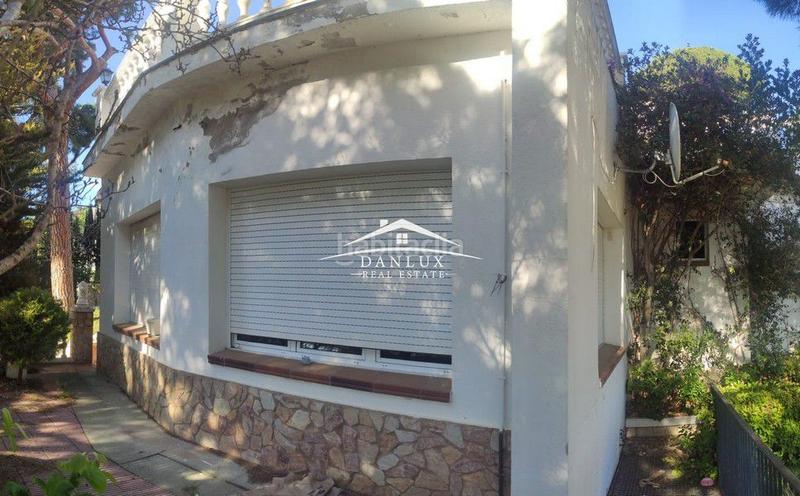 Foto b2c70615-2bc5-45a1-8da3-dda0831f69db. Xalet amb aparcament a Canyelles Lloret de Mar