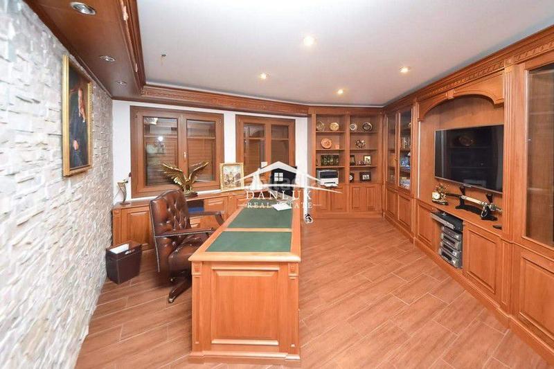 Foto e21662f2-2ff7-4a95-afd9-4a3cfb1fed50. Xalet amb aparcament a Canyelles Lloret de Mar