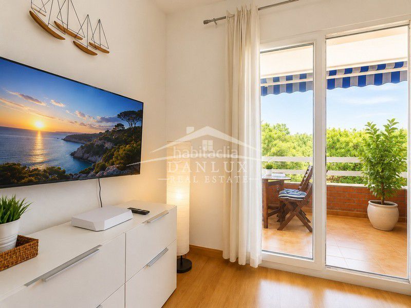 Foto 0353fe71-1b1c-4bbb-b196-e8bf85b2eb99. Apartament amb aparcament a Canyelles Lloret de Mar