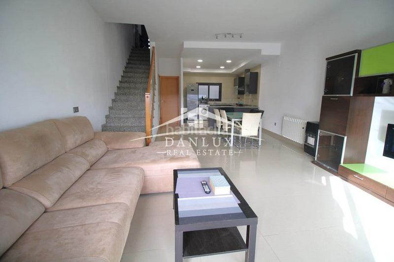 Foto 5575ff99-34dc-48ed-ba83-0775b6a8d200. Casa  en venta en aiguaviva park, 3 dormitorios. en Vidreres