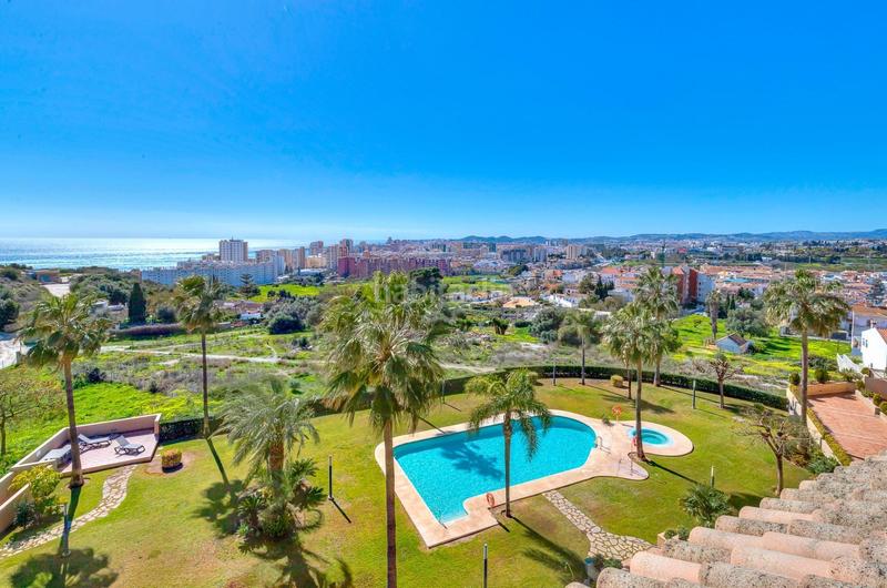 Foto ba826df6-6f5e-4094-97a1-128a8d7e4483. Ático  dúplex con excelente ubicación y vistas impresionantes. en Fuengirola