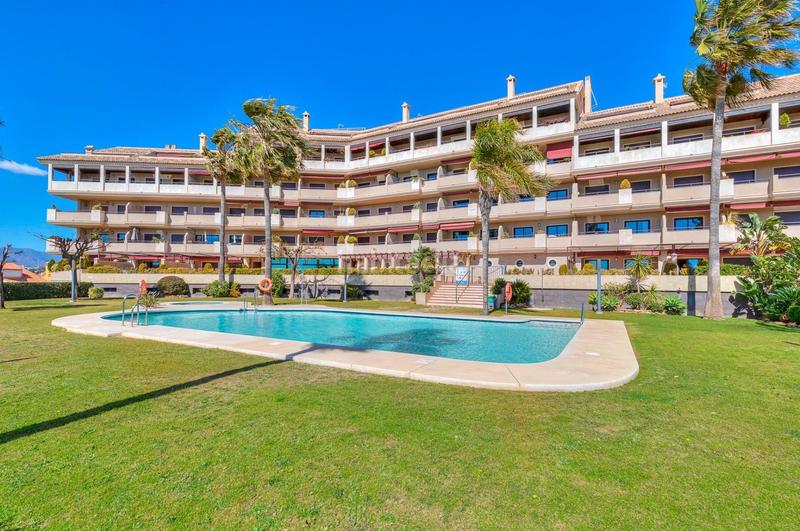 Foto c18bb6a1-eaea-41a5-a9e9-744f33ce536d. Ático  dúplex con excelente ubicación y vistas impresionantes. en Fuengirola