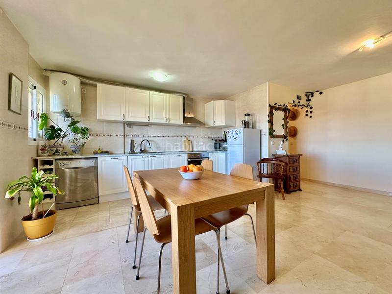 Foto e04327a0-8b41-4f43-9034-21b572e6e411. Apartament amb aparcament piscina a Centro ciudad Fuengirola