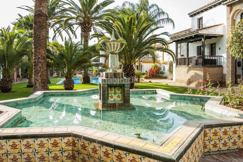 Foto e2c639be-dfcd-40ba-abc2-9cc2cfe7ce33. Casa bifamiliare con riscaldamento piscina in Centro ciudad Fuengirola