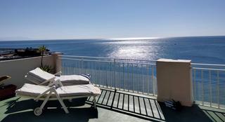 Penthouse in Puerto Deportivo. Atico con increibles vistas en primera linea de playa