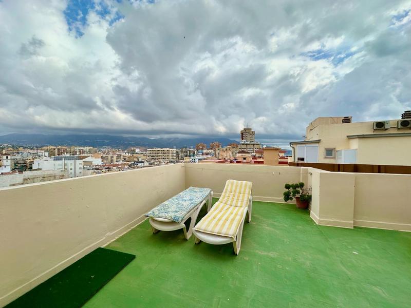 Foto 727760f4-0e8e-4979-abf8-6e0169e2e589. Ático atico con increibles vistas en primera linea de playa en Fuengirola