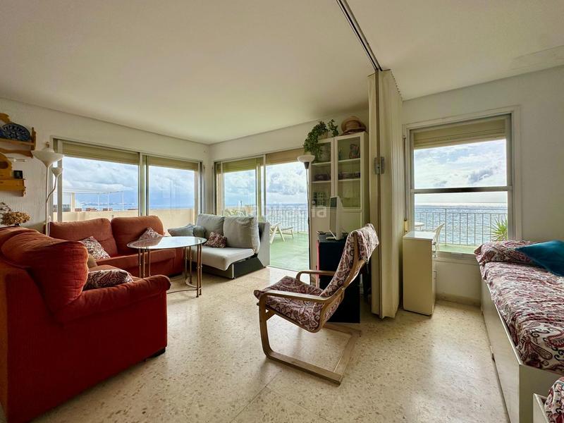 Foto e24d0540-3a2c-4403-b24a-ce1b1e087d66. Ático atico con increibles vistas en primera linea de playa en Fuengirola