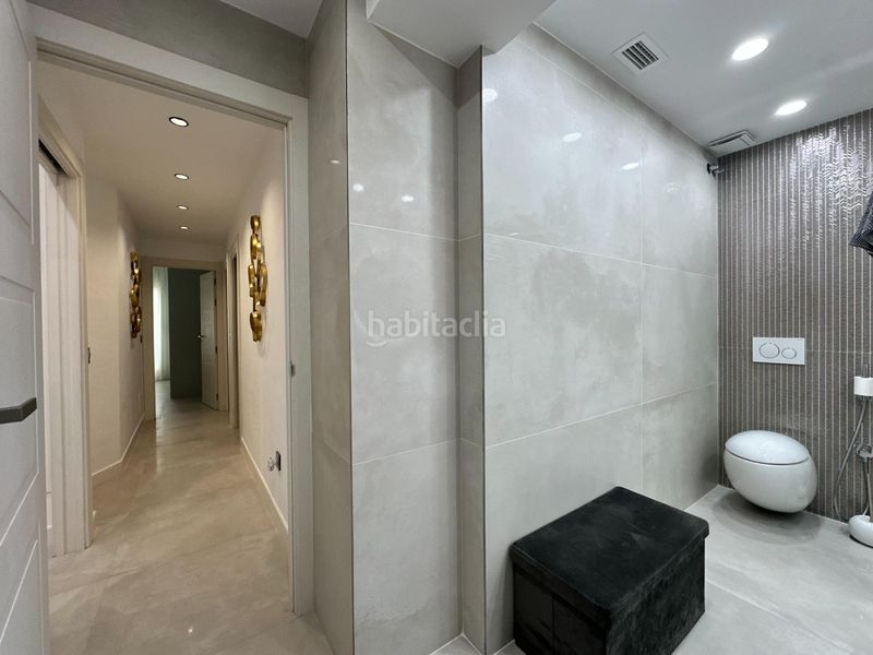 Foto 74c63055-bef6-4e1c-a9ee-789885f521df. Planta baixa amb calefacció aparcament piscina a Torremolinos