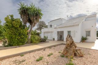 Chalet à Cala Blanca. Chalet con licencia turística en cala blanca: tu oportunidad ide