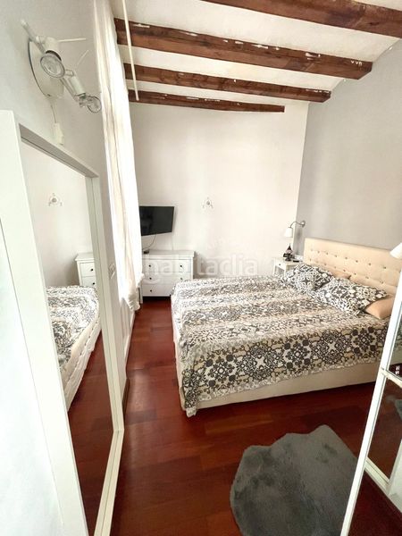 Foto 12bfda62-46e0-45eb-9440-43aea672412a. Pis a Raval Barcelona