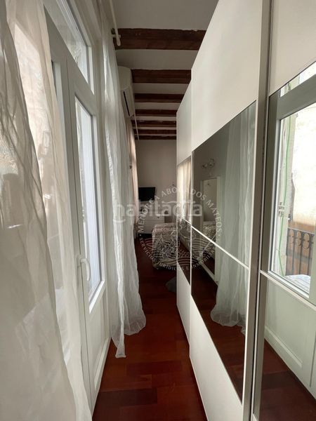 Foto 900594d9-6885-4099-879a-01287b2e3b21. Pis a Raval Barcelona