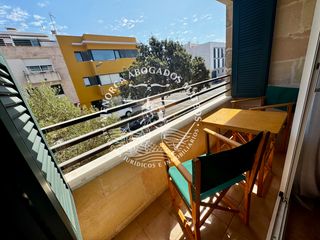 Rent Flat  Carrer de valència. Alquiler anual – apartamento de 3 dormitorios con piscina y gara