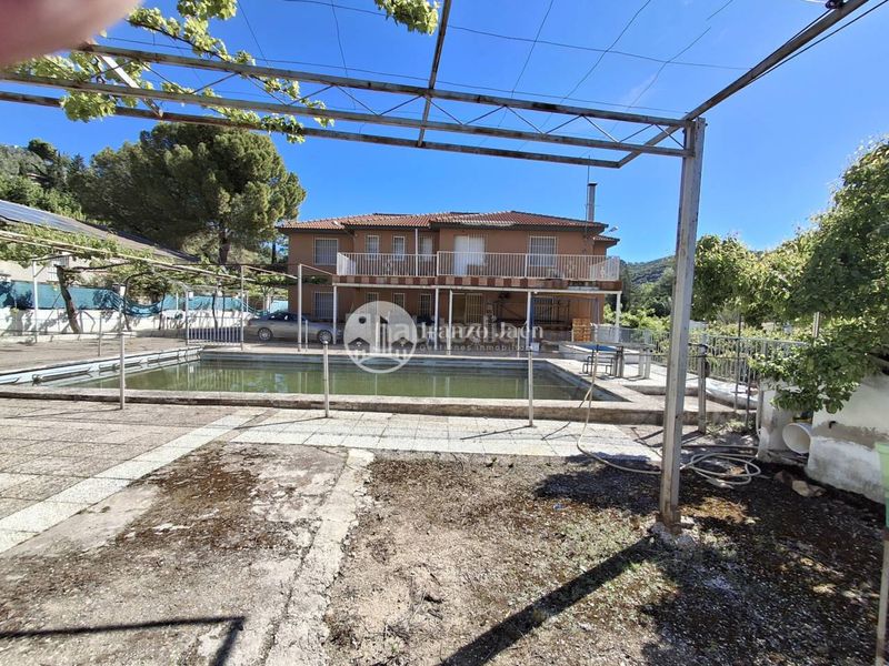 Foto 042b06b6-6be8-4766-b702-b3083b292e10. Xalet amb calefacció aparcament piscina a San Ildefonso - Catedral Jaén