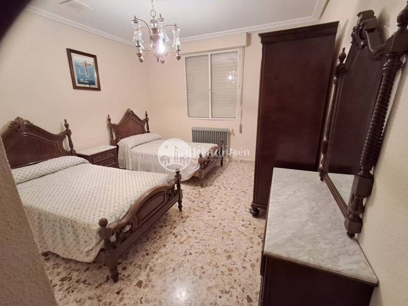 Foto 08f6b161-4a8e-4ae3-9642-c95ce21e8b38. Xalet amb calefacció aparcament piscina a San Ildefonso - Catedral Jaén