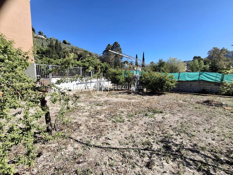 Foto 10bcc611-798d-4637-805e-3b895c70c6f3. Xalet amb calefacció aparcament piscina a San Ildefonso - Catedral Jaén