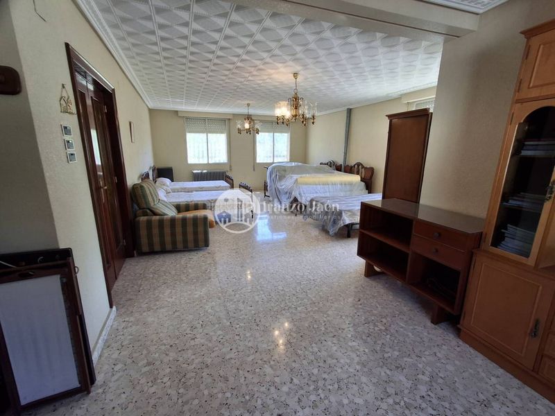 Foto 17eceb48-e5ea-466f-8071-7d92bb70ee42. Xalet amb calefacció aparcament piscina a San Ildefonso - Catedral Jaén