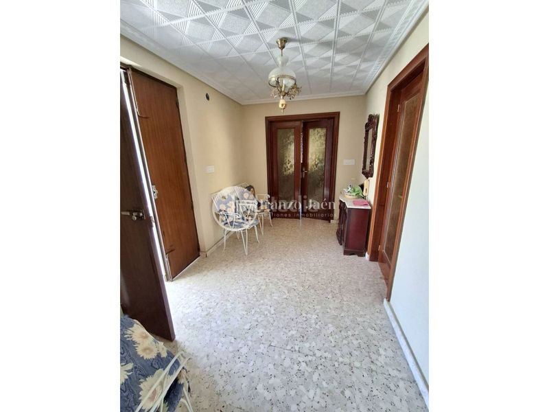 Foto 18c1fece-e683-458a-8003-7674d861f4b0. Xalet amb calefacció aparcament piscina a San Ildefonso - Catedral Jaén