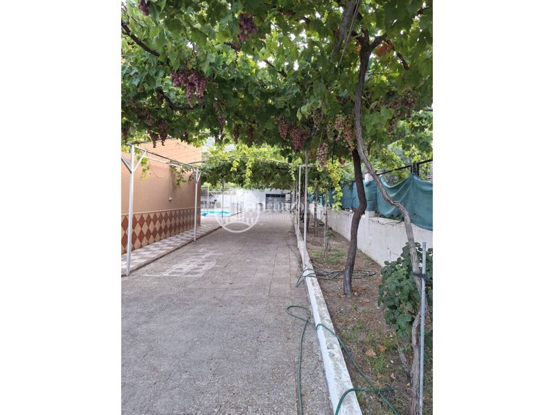 Foto 31dd81cd-4ed7-4099-a9a5-588f71b2bfa6. Xalet amb calefacció aparcament piscina a San Ildefonso - Catedral Jaén
