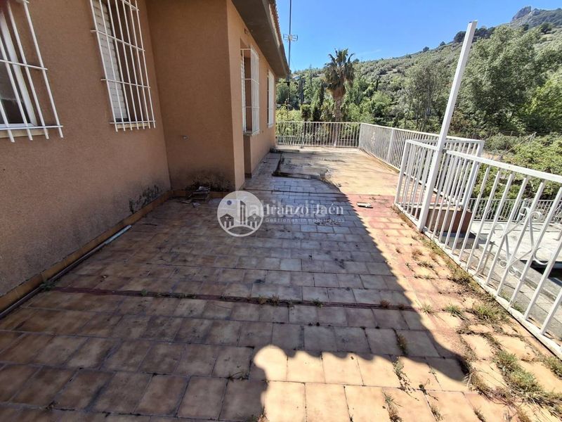 Foto 6275fedb-5d62-4649-b387-4c9fa73f2f5d. Xalet amb calefacció aparcament piscina a San Ildefonso - Catedral Jaén