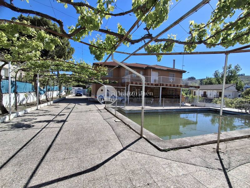 Foto 62791ef4-2df8-4512-b157-88a64d778b15. Xalet amb calefacció aparcament piscina a San Ildefonso - Catedral Jaén