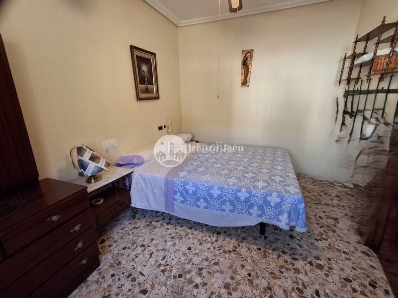 Foto 8ee44210-918b-49b7-8b99-2bea668ebdcc. Xalet amb calefacció aparcament piscina a San Ildefonso - Catedral Jaén