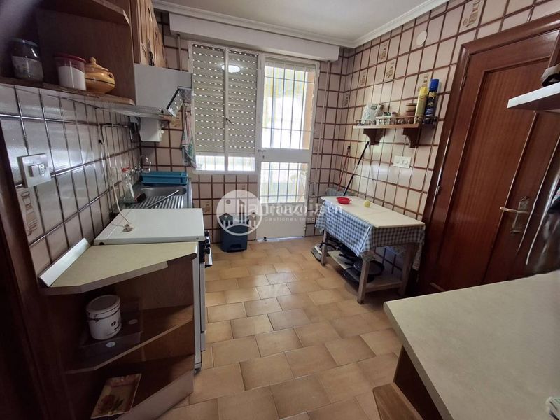 Foto 92046ca1-57d9-440c-90c2-4e1547005a75. Xalet amb calefacció aparcament piscina a San Ildefonso - Catedral Jaén