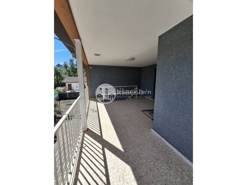 Foto 9ca4ef54-af4a-45c5-bc6d-62c2e1bf6e71. Xalet amb calefacció aparcament piscina a San Ildefonso - Catedral Jaén