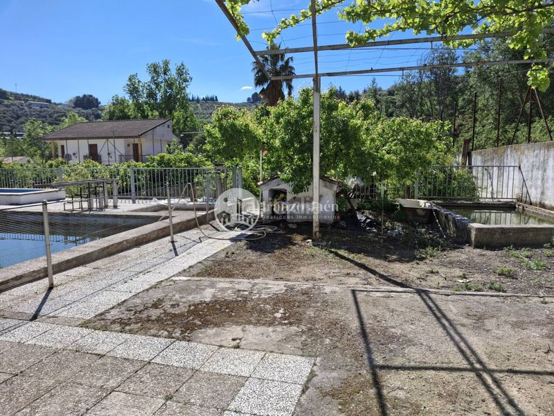 Foto c1ee5d01-19d0-4155-bc46-7f3723d5c7da. Xalet amb calefacció aparcament piscina a San Ildefonso - Catedral Jaén