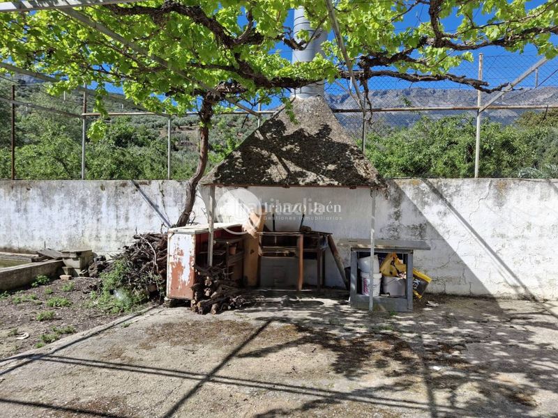 Foto ce1dbfe1-3bc7-4fad-931b-0ff7575822e0. Xalet amb calefacció aparcament piscina a San Ildefonso - Catedral Jaén