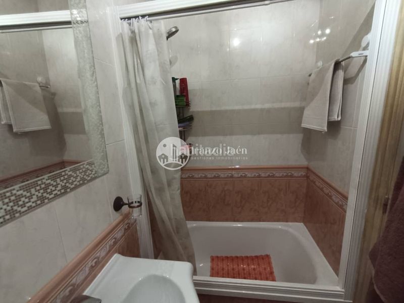 Foto f77836f2-dcc2-46e3-b6ed-dbc93802c885. Casa amb calefacció a San Felipe - El Almendral - La Merced Jaén